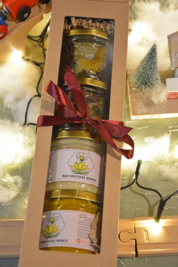 Šūnu medus 250g medus ar riekstiem 250g krēmveida medus ar kurkumu 7% 250g ar propolisu 5%
